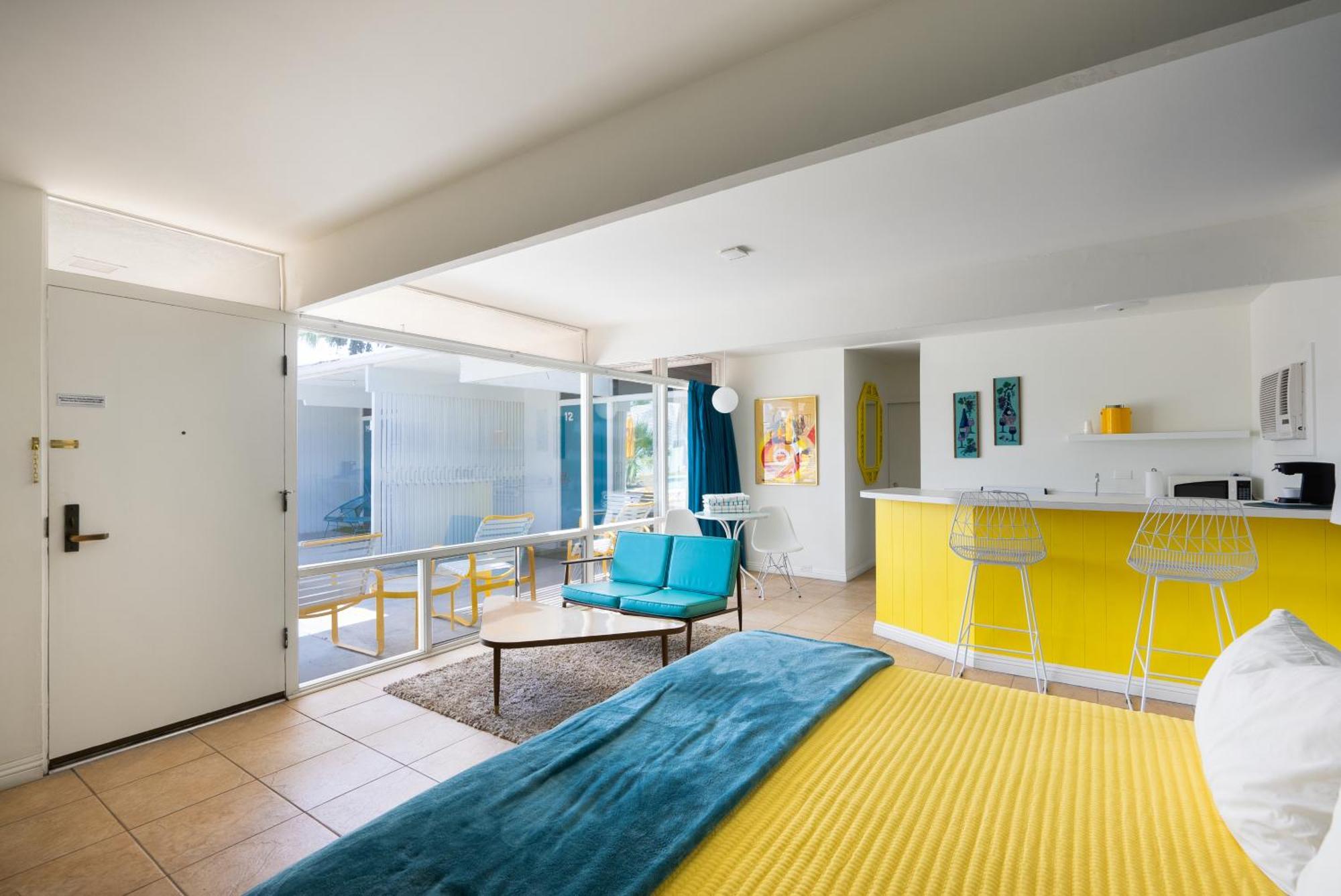 Monkey Tree Hotel By Avantstay Stylish Hotel In Palm Springs W Pool Exterior photo