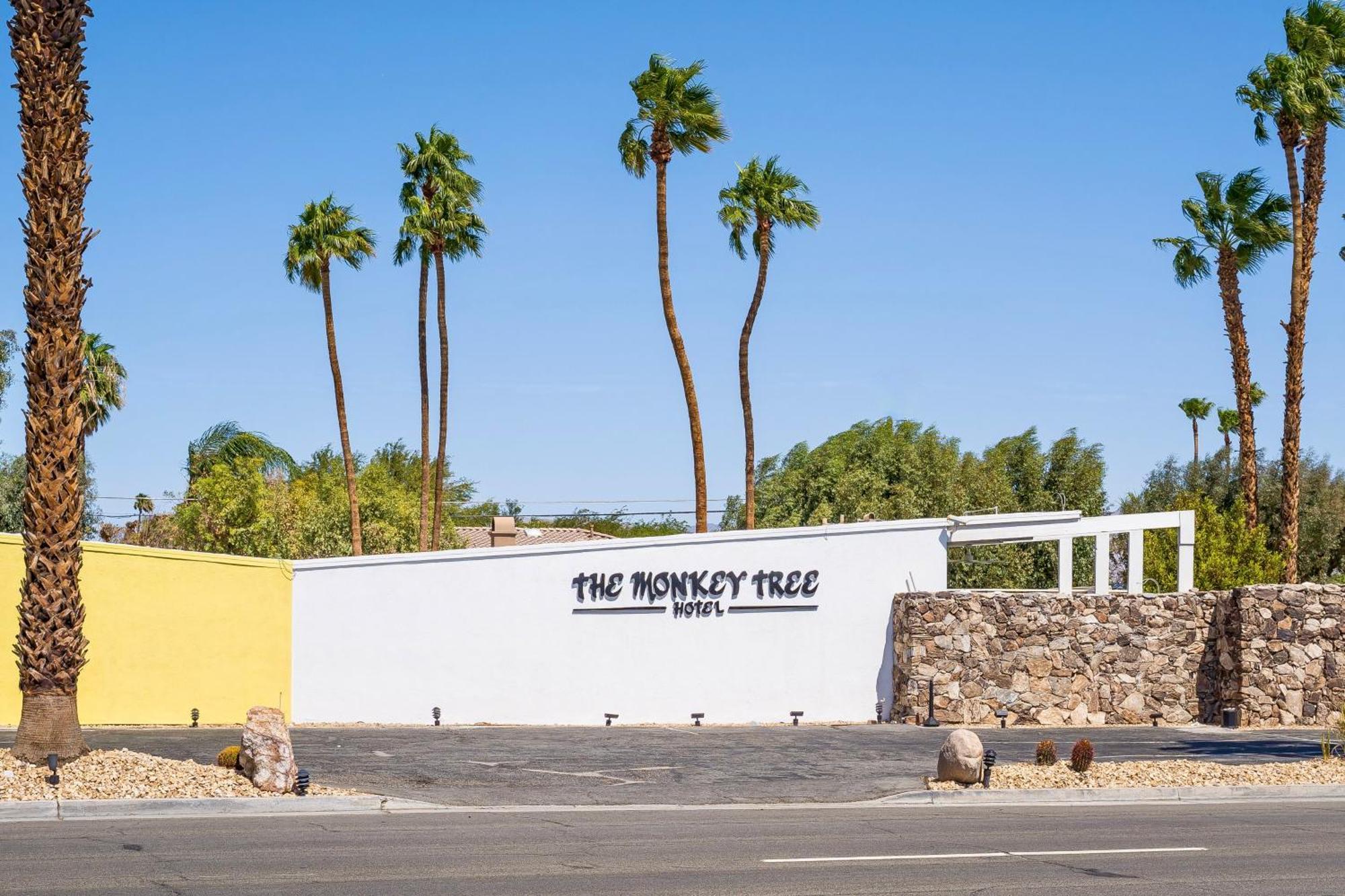 Monkey Tree Hotel By Avantstay Stylish Hotel In Palm Springs W Pool Exterior photo