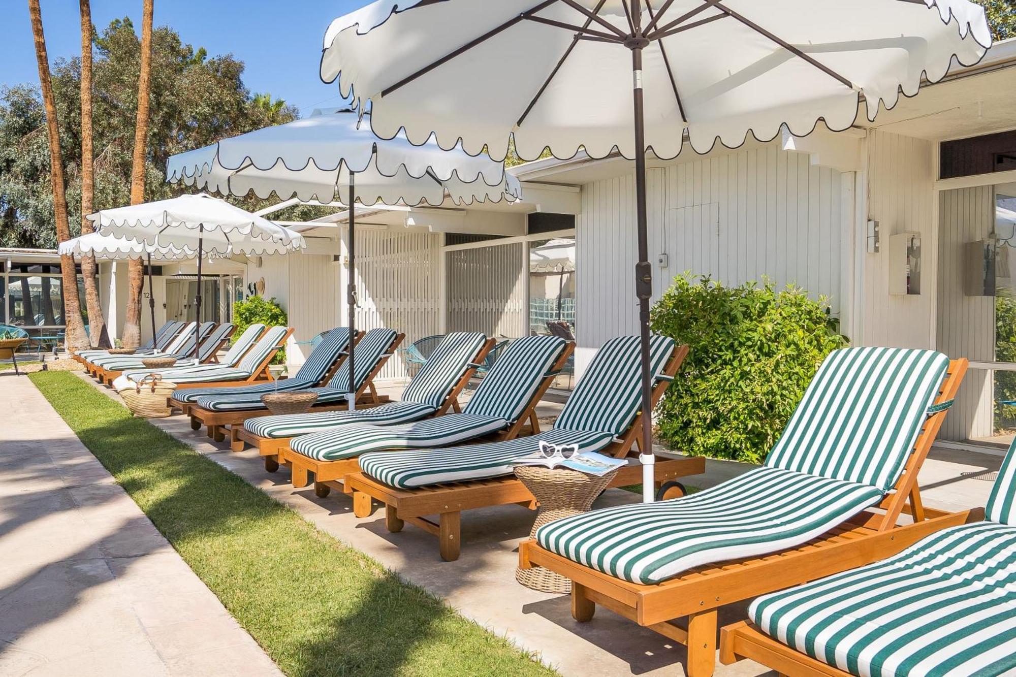 Monkey Tree Hotel By Avantstay Stylish Hotel In Palm Springs W Pool Exterior photo